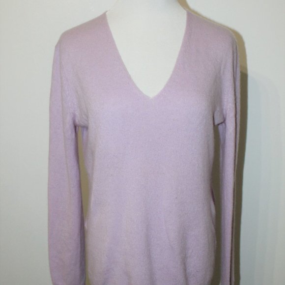 Lavendar pullover sweater - Picture 1 of 3